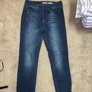 Mudd skinny fit jean size 3 with zippered bottom